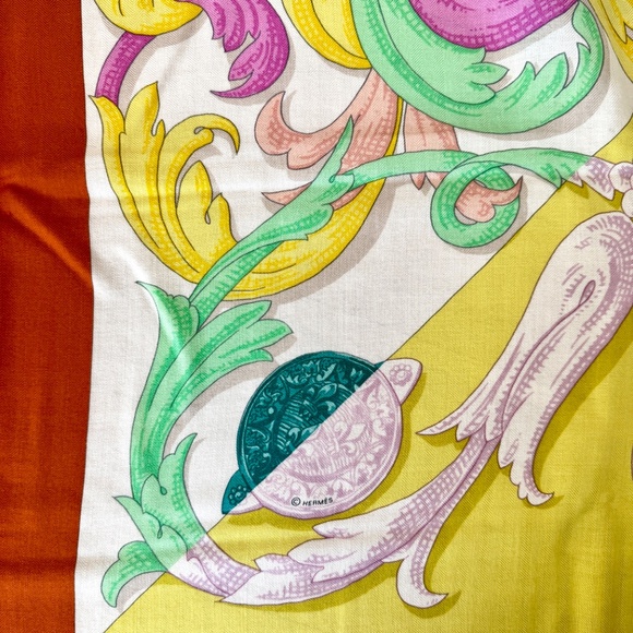 Stunning and Rare, Hermes ‘Le Mors A La Conetable’ Silk & Cashmere Shawl/Scarf - Picture 7 of 7